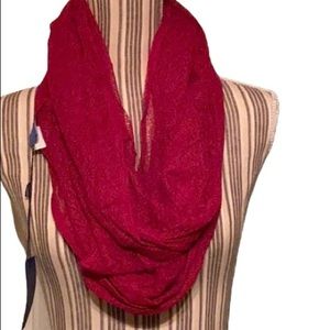 NWT Vera Wang red lacey infiniti scarf, beautiful